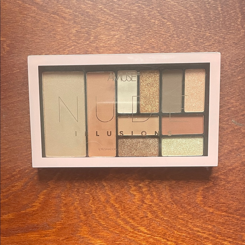 NUDE Illusions Eyeshadow Palette - Earthy Tones
